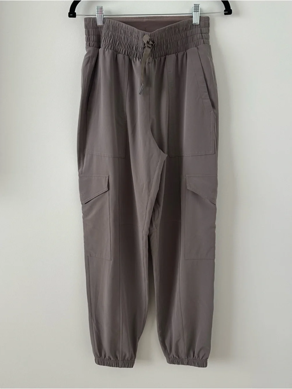 Spanx Out Of Office Cargo Joggers Sweatpants Smoke Taupe Brown Drawstring Small - Picture 3 of 13